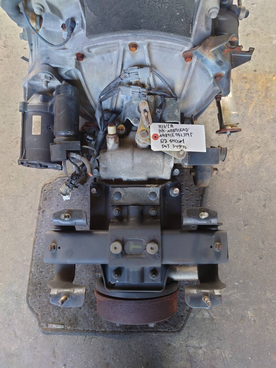 ミッション X0A30-06006 5MT 3ペダル 4HG1 いすゞ エルフ 平成13年5月 KK-NKR71EAV トラック 2024070503 7423195拍卖