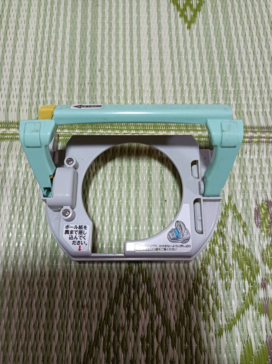 こちらの商品は東芝の掃除機の紙パックをセットするときの部品です中古品です拍卖