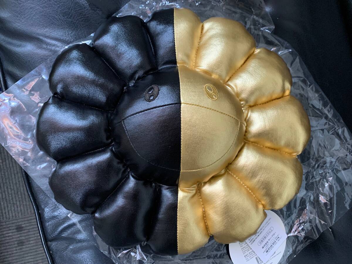 売切り! ヒカルx村上隆コラボ kaikaikikiブラックx ゴールド フラワー クッション お花 30㎝ 開封済み拍卖