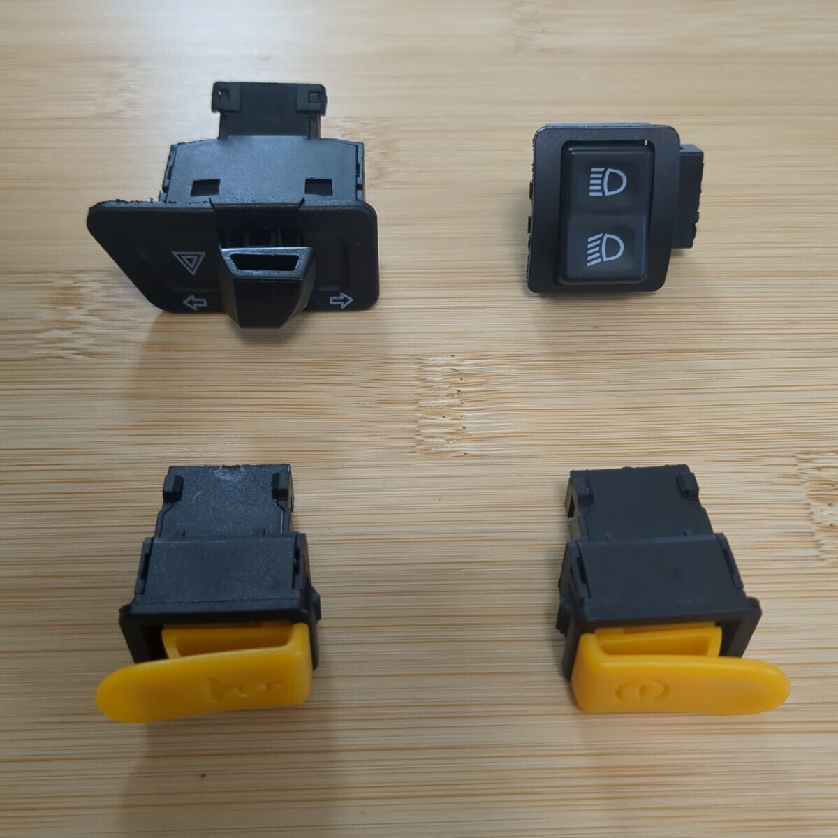 ホンダ(HONDA) Dio ハザード機能付きウィンカースイッチ ハンドルスイッチセット AF27 AF28 AF34 AF35 AF62 AF68 汎用品 メンテナンス拍卖