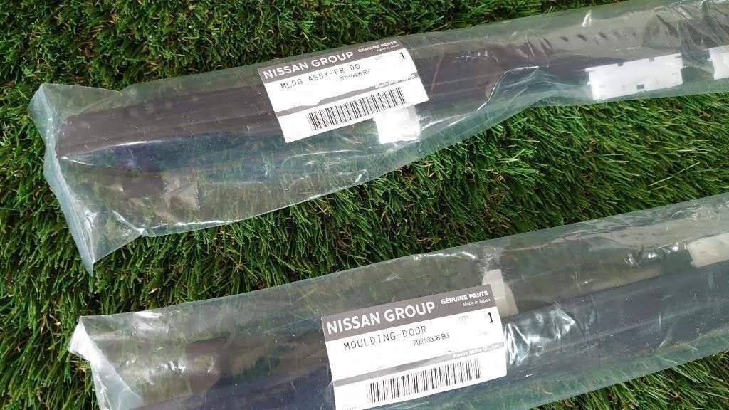 ●未使用 日産 S15 シルビア 純正 フロントドア アウトサイドモール 水切りモール 左右セット★ NISSAN Front door outside molding RH LH拍卖