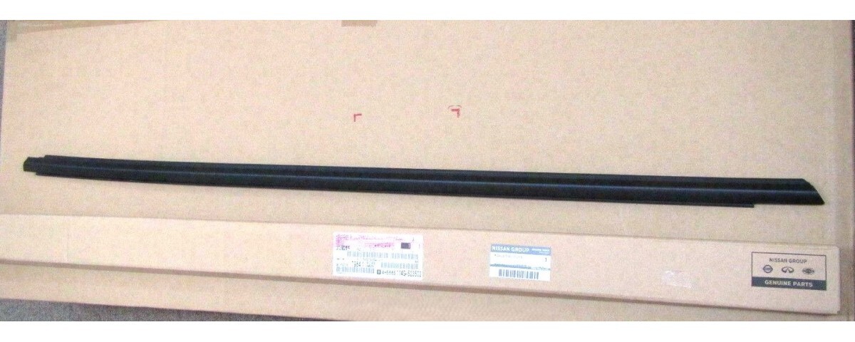 ★新品 日産 R35 GT-R 純正 フロントドア アウトサイドモールディングASSY 左 スカイライン Front door outside molding ASSY LH拍卖