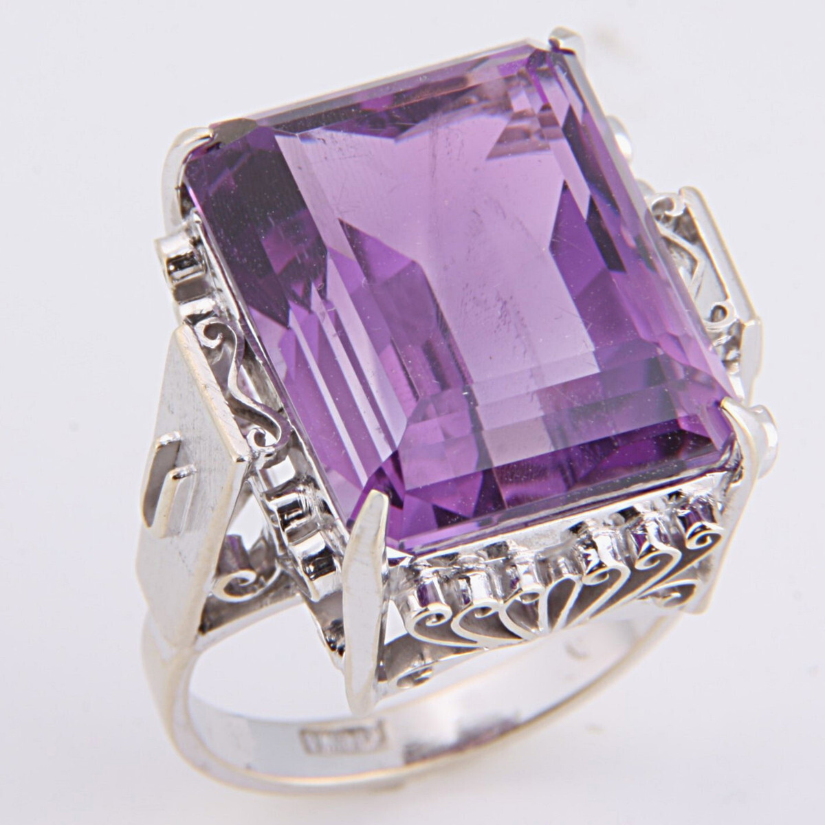 ★☆見て!K14WG金アンティーク枠天然アメジストリング指輪11号!★☆MJ-2370拍卖