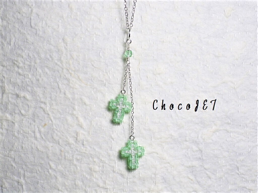 ツインダブル・クロスネックレス ペリドットグリーン・チェコ・クリスタルビーズ 緑色 拍卖