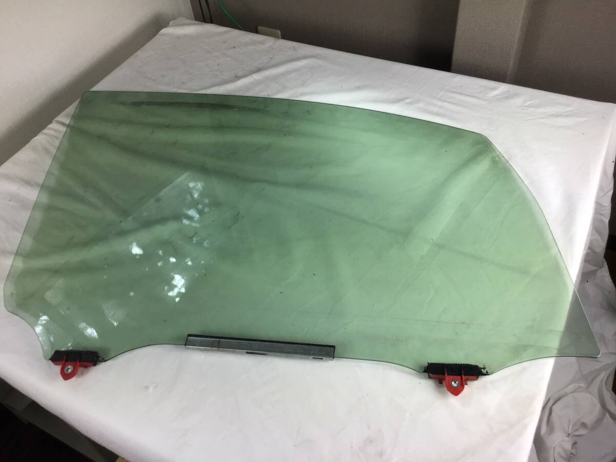 トヨタ ヴォクシー運転席側ガラス拍卖