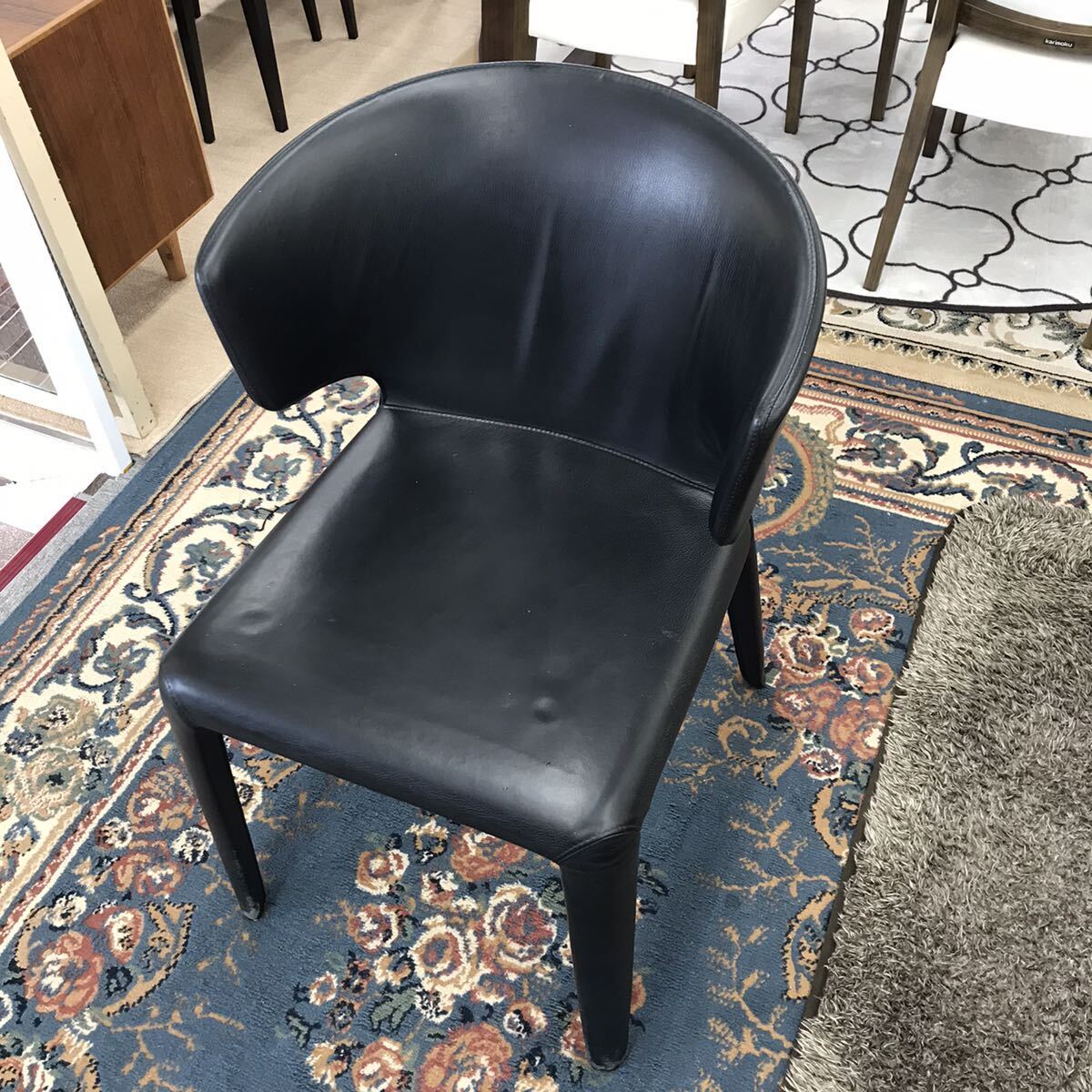 現状品 カッシーナ Cassina 367 HOLA オラ アームチェア 本革 レザー ブラック ダイニングチェア 297拍卖