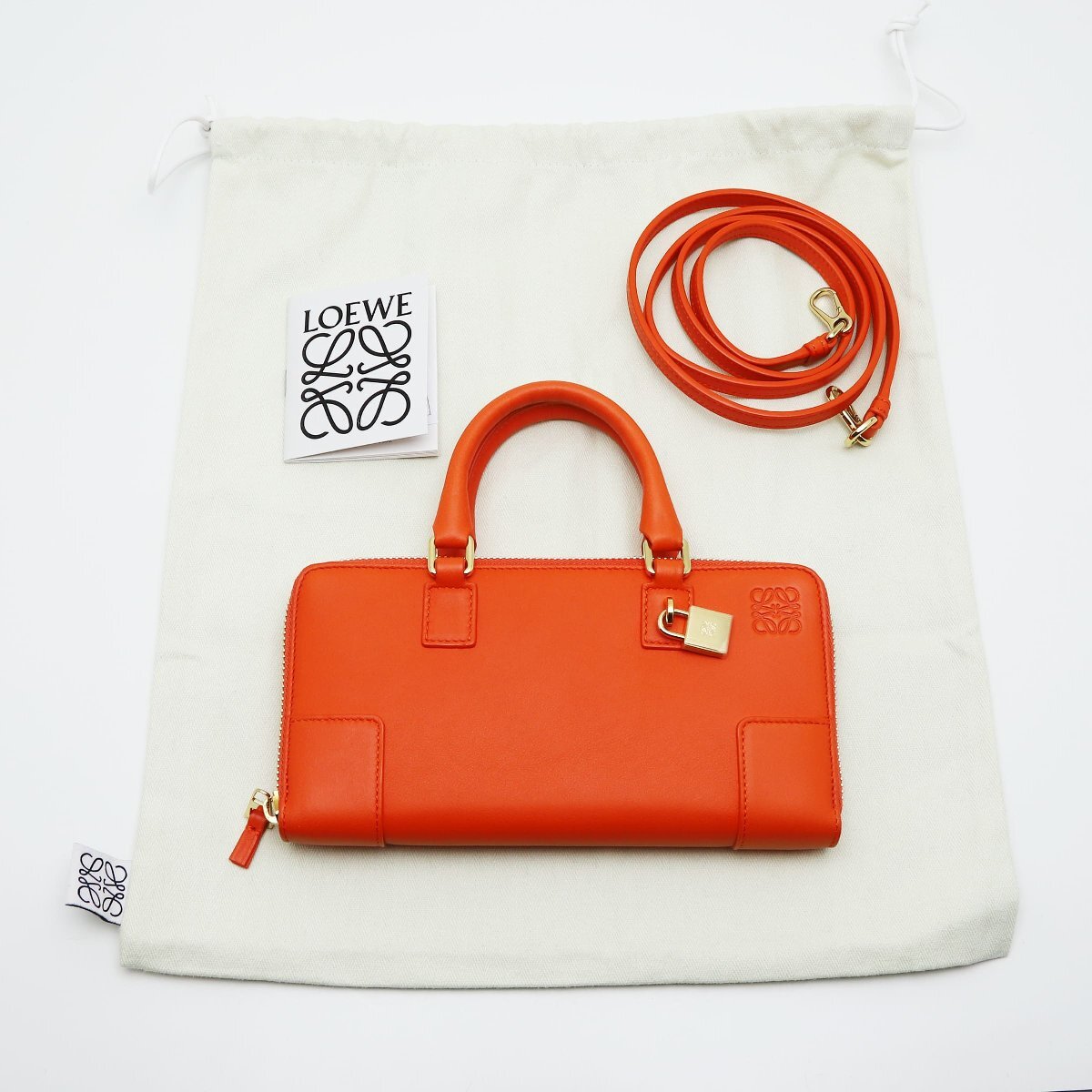 新品同様品 ロエベ アマソナ ポーチ カーフレザー オレンジ系 ゴールド金具 ミニバッグ 財布 2Way C039U10X01拍卖