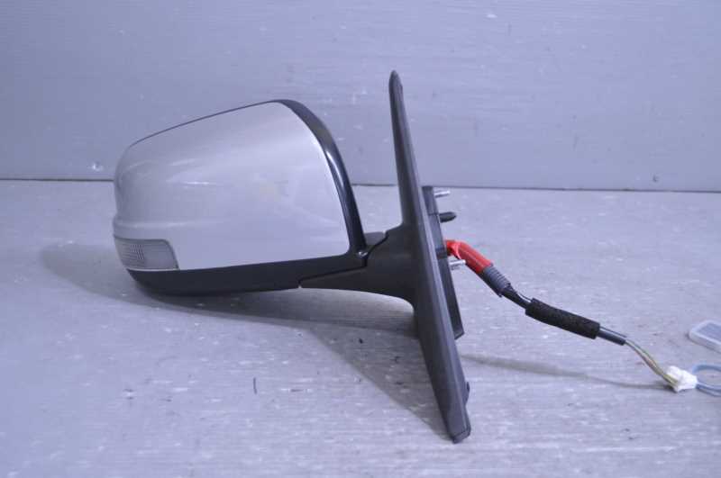 セレナ ハイウェイスター 前期(FC26 HC26 C26) 純正 破損無 取付OK 動作保証 右 ドアミラー 7P 電格 ウィンカー K23 / 96301-1VA3A k084518拍卖