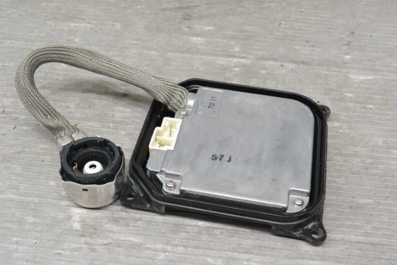 ヴォクシー 後期(AZR60) 純正 破損無 取付OK 動作保証 ヘッドライト バラスト HID キセノン 85967-52030 /81107-28830 k084491拍卖