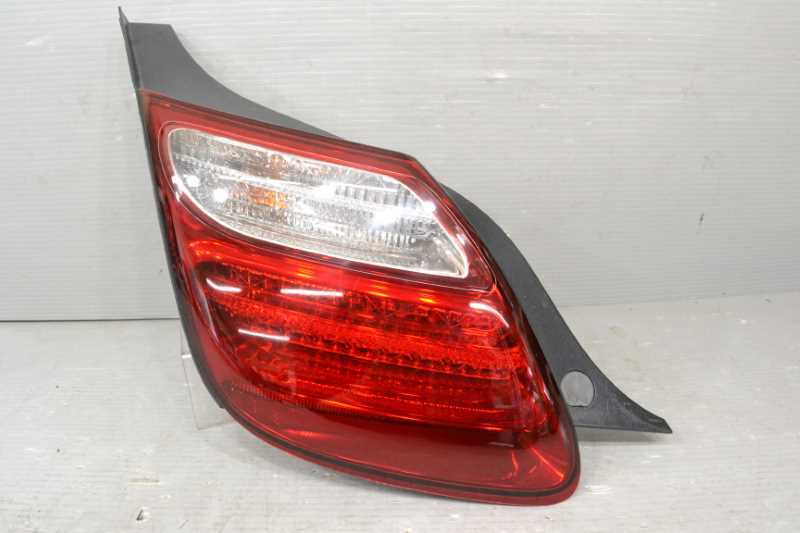 ソアラ 前期(UZZ40) 純正 コイト 破損無 取付OK 動作保証 左 テールランプ LED点灯OK テールライト 後期用 24-54 k084449拍卖