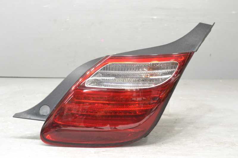 ソアラ 前期(UZZ40) 純正 コイト 破損無 取付OK 動作保証 右 テールランプ LED点灯OK テールライト 後期用 24-54 k084448拍卖