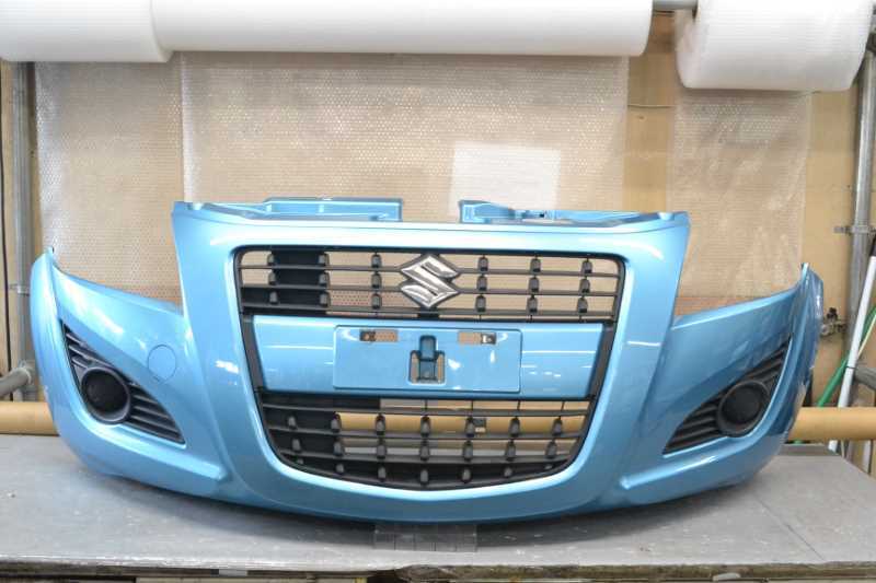 スプラッシュ 後期(XB32S) 純正 破損無 取付OK フロントバンパー ZPQB 71711-80M0 k084622拍卖