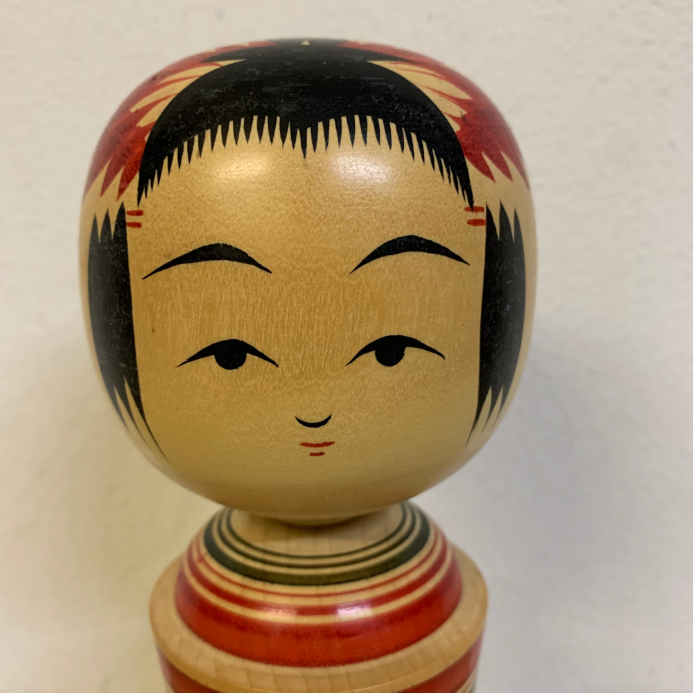 こけし 高さ 約24cm 花柄模様 着物 女の子 日本製 木の人形 Japanese wooden Kokeshi dolldoll 民芸品 伝統工芸【2046拍卖