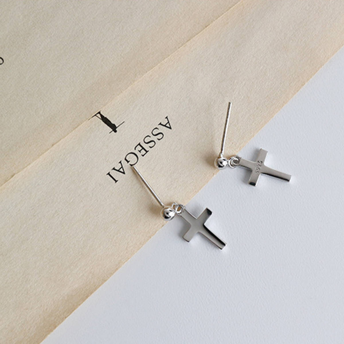 【新品】DER-48 シルバーカラー シルバー925 ピアス カフス イヤリング 重ね付け ゴールド シンプル メンズ レディース SILVER GOLD 12/29拍卖