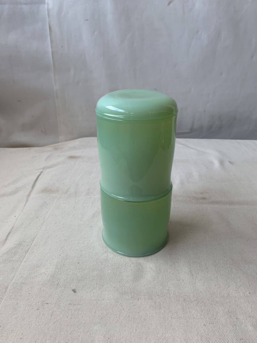 美品 綺麗な色ガラスの蓋付2段ガラスケース 硝子花器古道具アンティークビンテージ昭和レトロインテリアディスプレイ小物入れ収納雑貨飾り拍卖