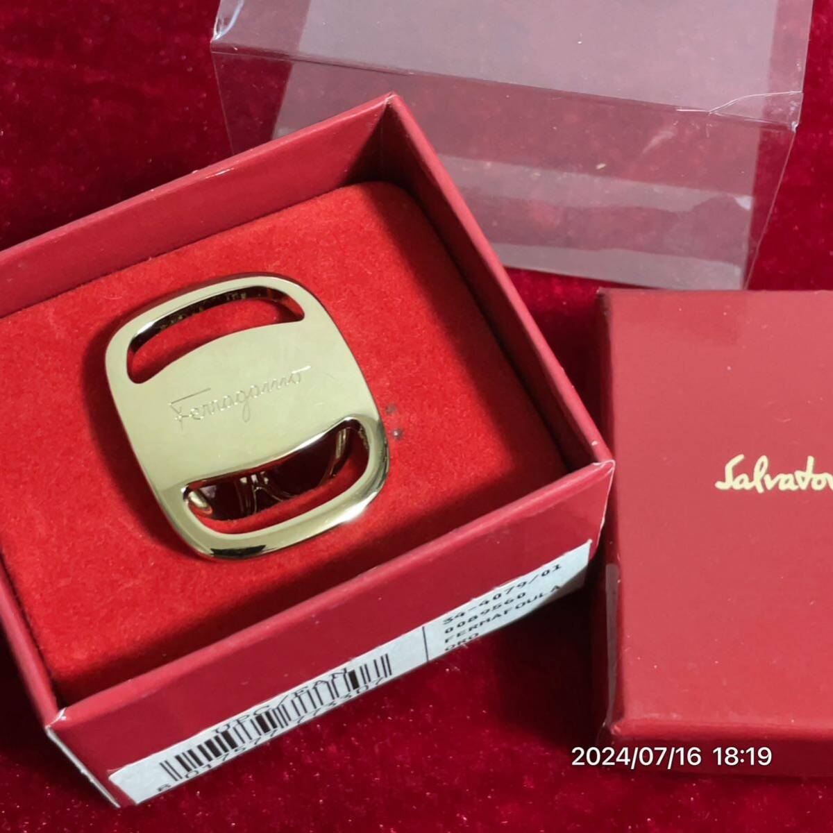 Ferragamo サルヴァトーレフェラガモ ガンチーニ ゴールドカラー スカーフリング拍卖