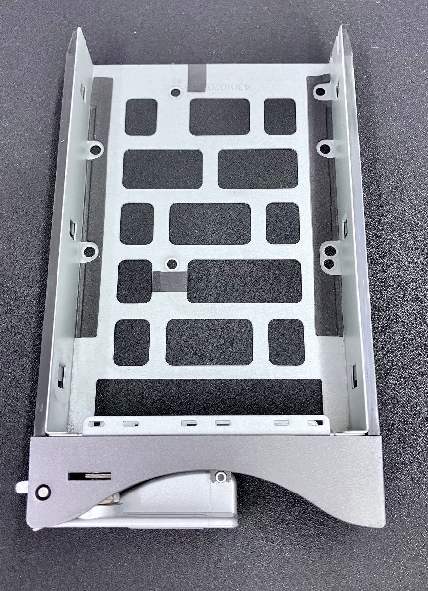 2YXS1929★中古品★Thecus NAS用HDDホルダーマウント/ HDDキャディ/マウンタ 3.5インチ4301020111 鍵とネジ無し拍卖