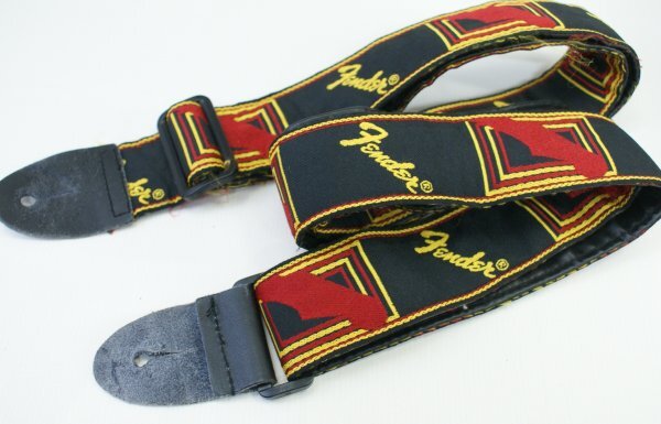 ★ ビンテージ !ギターストラップ Fender フェンダー レッド ブラック イエロー拍卖