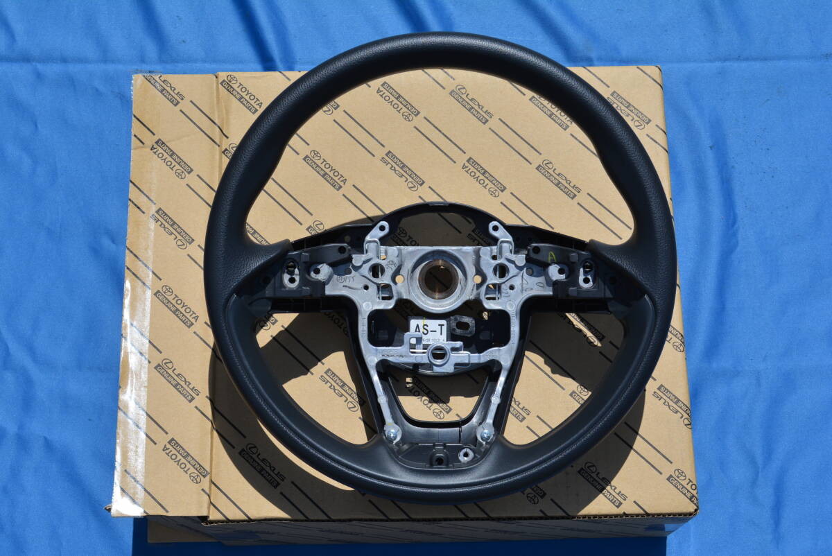 令和6年7月登録 トヨタ ヤリス MXPA10 純正ウレタン・ステアリング 新車外し品 拍卖