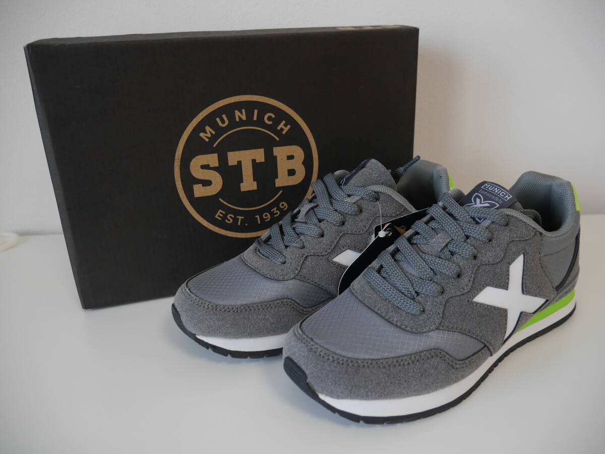 10 未着用品 MUNICH ムニック DASH 1690015 靴 ランニングシューズ グレー 23.0㎝ スポーツシューズ スニーカー 拍卖