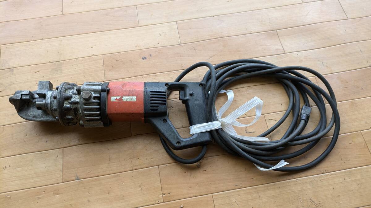 ●鉄筋カット●動作確認済み●Φ13mm●工具●切断●イクラ●電動工具●100V●鉄筋カッター●ミニカッター●育良精機拍卖