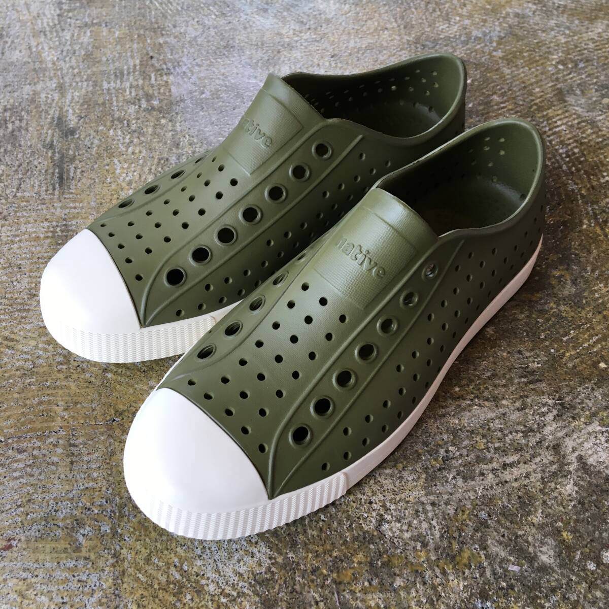 値下げ!27.0cm(9サイズ)|Native Shoes ネイティブ シューズ Jefferson ジェファーソン Rookie Green 軽量 スリッポン (新品)(正規品)拍卖