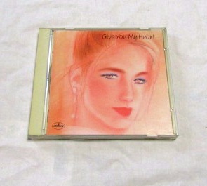 愛し方を教えて/アイ・ギブ・ユー・マイ・ハート拍卖