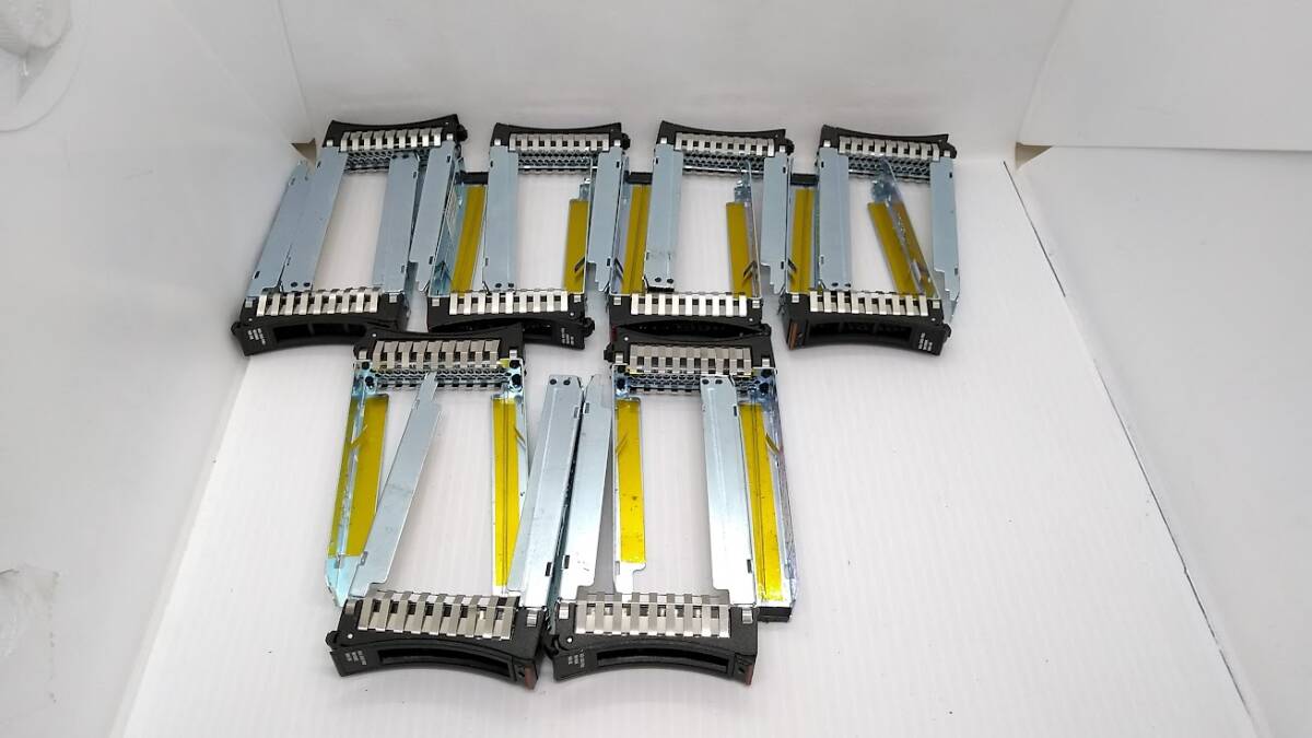 ● IBM ハードディスク(HDD)マウンタ 2.5インチ 用/6Gb SAS 90Y8909 600GB 12個セット 拍卖