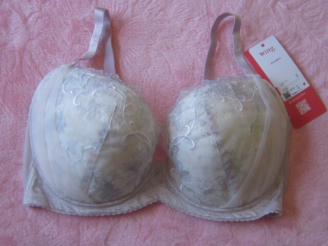 ☆1点のみ!新品 ワコール ウイング つけていることを忘れるくらい、軽いつけごこち「エアリーソフトブラ」ブラジャー F70/薄いパープル系拍卖