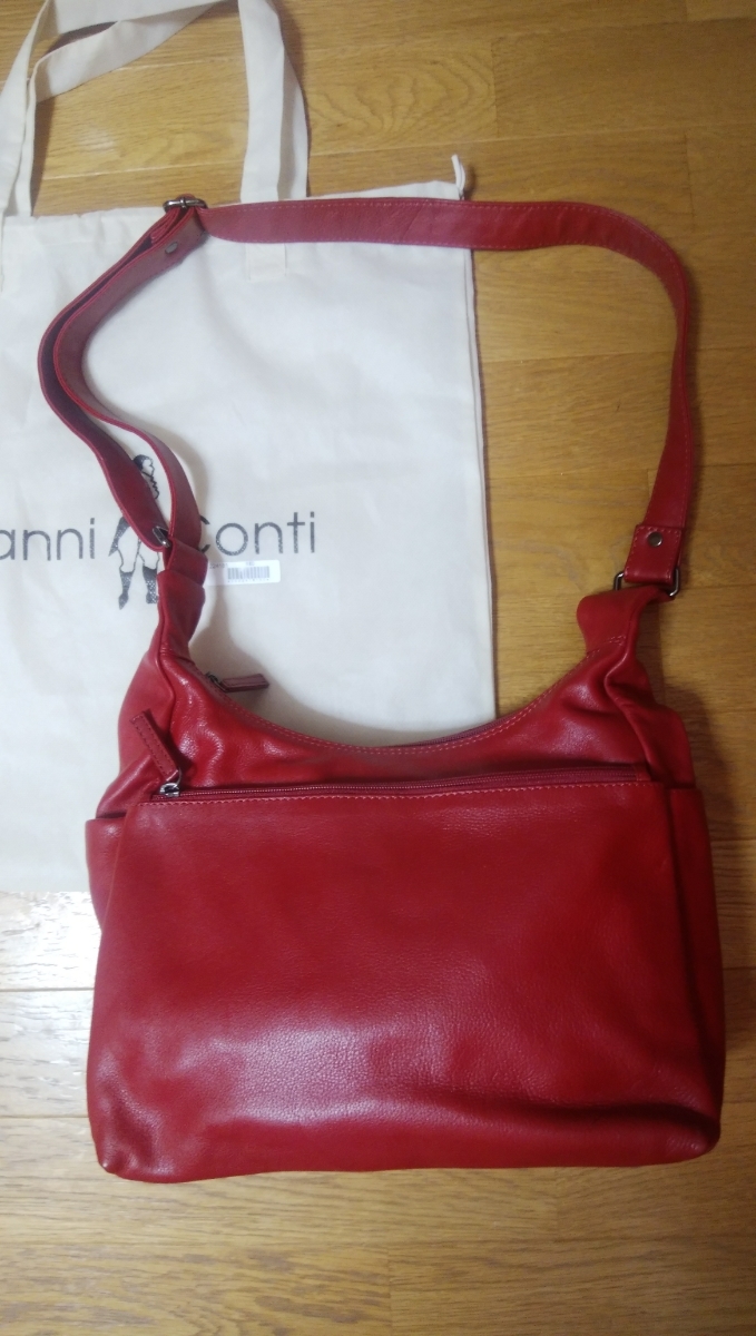イタリア フィレンツェ購入 本革 ビビッドな赤か素敵なショルダーバッグ ポケットがいっぱいで便利 ほとんど未使用拍卖