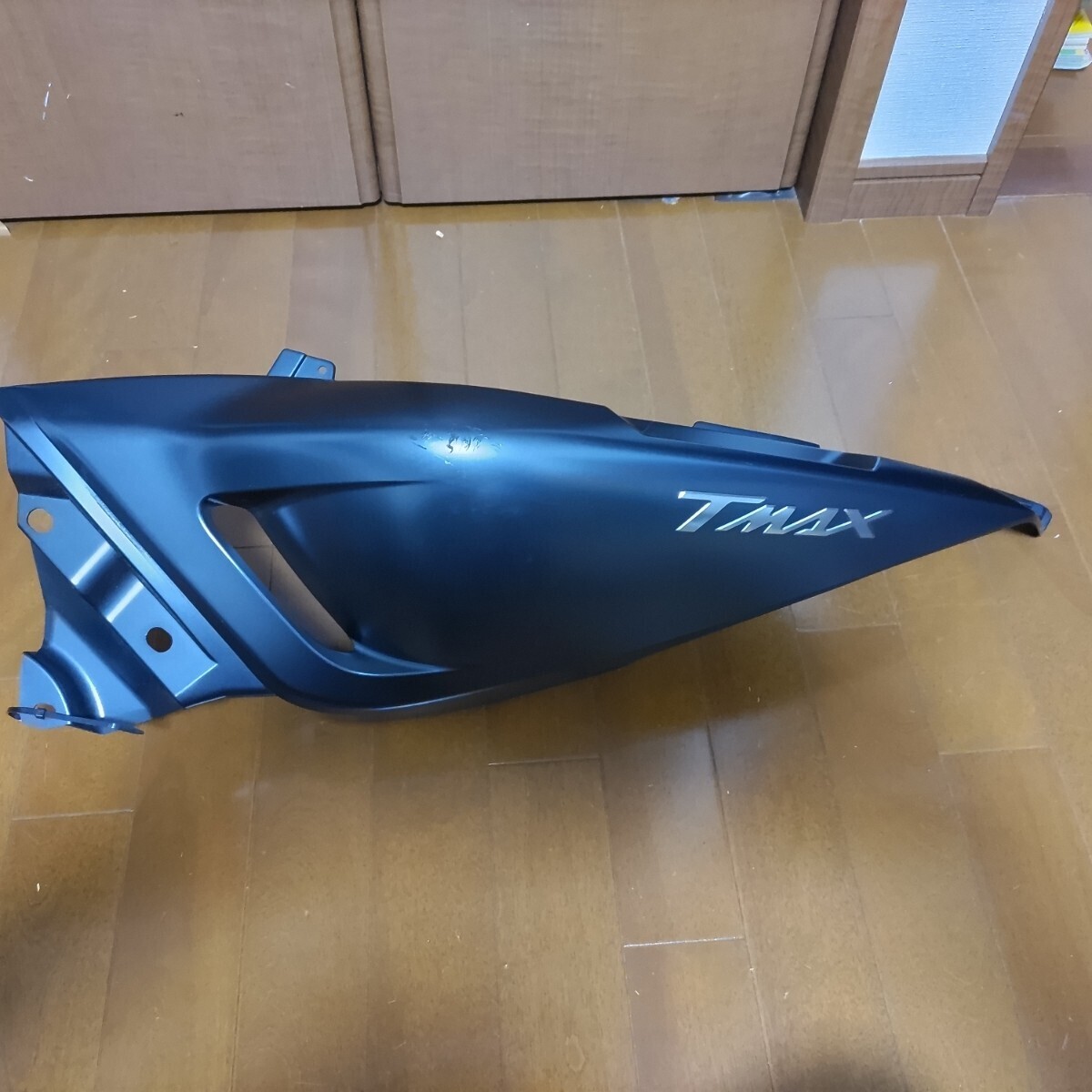 横浜発 T-MAX530 シートカウルカバー左 シートカウル 純正カウル 590−21711−00 YAMAHA ヤマハ 小傷有ります拍卖