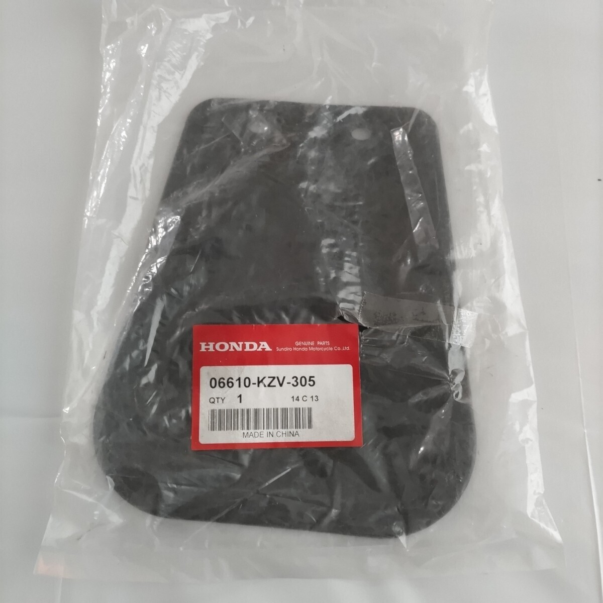 横浜発 HONDA(ホンダ) 06610-KZV-305 フロントフェンダーマッドガード クロスカブ 未使用拍卖