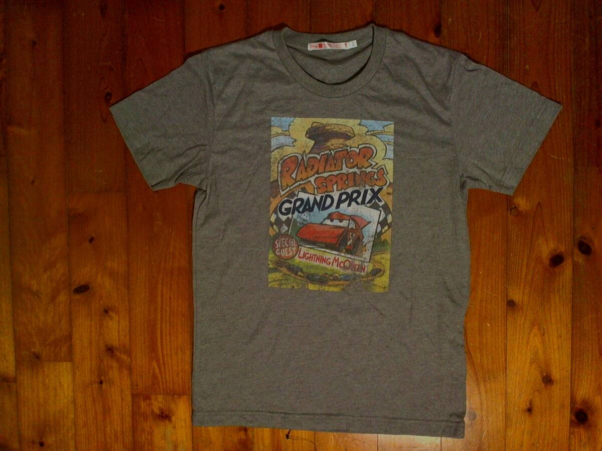 ☆松☆ユニクロ×ディズニー ピクサー☆UNIQLO×Disney☆カーズ ライトニング・マックィーン ビンテージ風プリント半袖Tシャツ S グレー拍卖