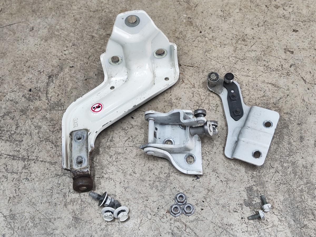 E26 NV350 キャラバン 右リアドア スライドドア ヒンジ 曲がり 動作不具合無し 中古品拍卖