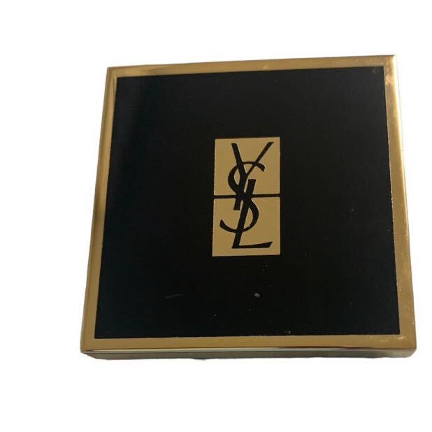 イヴサンローランサテンクラッシュ No.3 インディセント ヌード アイシャドウ拍卖