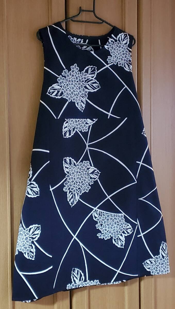 着丈88.5 紺白 アジサイとカーブライン 着物リメイク 浴衣 反物 チュニック ワンピース 綿100% ハンドメイド コットン 拍卖