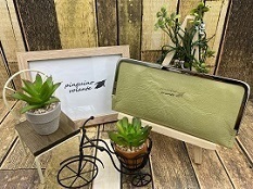 【姫路レザー】がま口財布仕様 グリーン 小物入れ がま口 仕切り付き 革 本革 カスタマイズOK商品拍卖