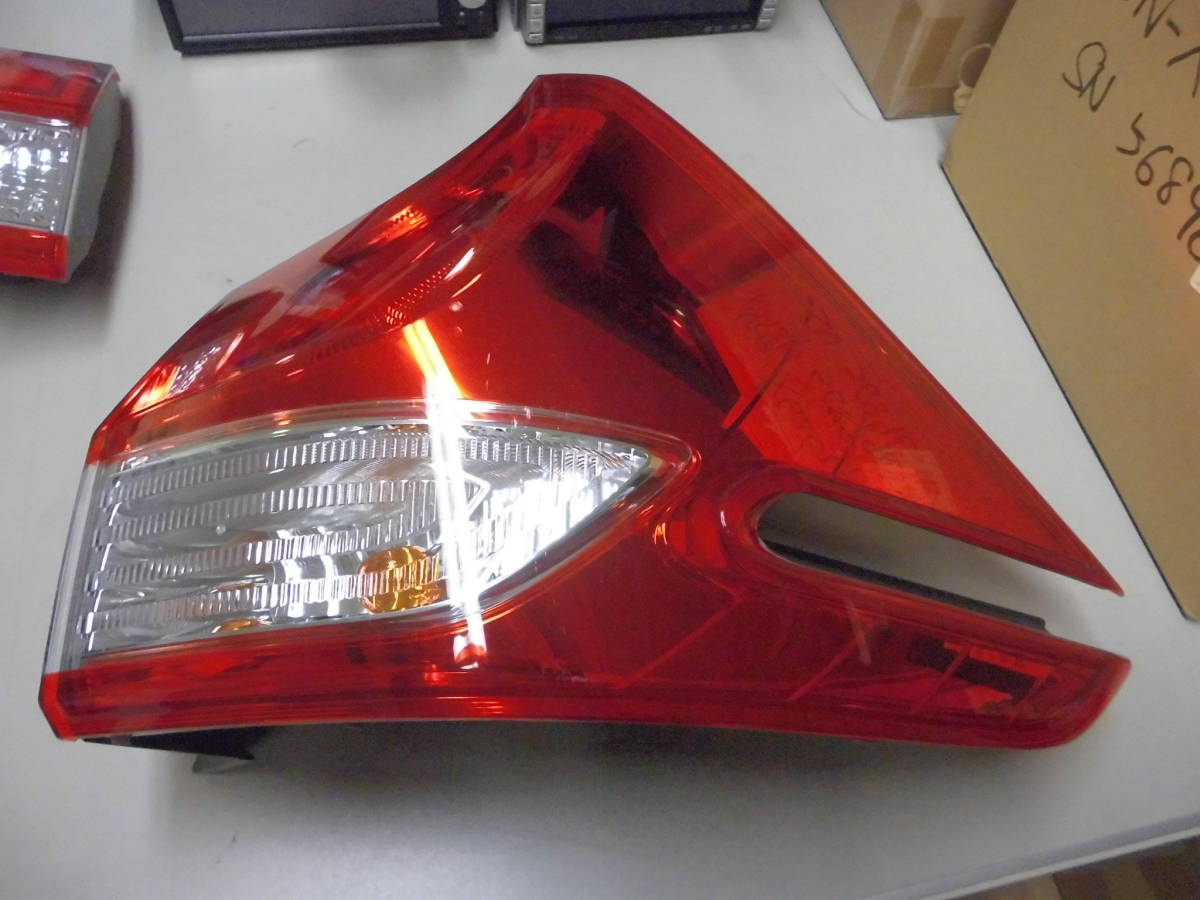 ♪フリード GB5/6/7系 テールランプ 右・外側 中古品♪拍卖