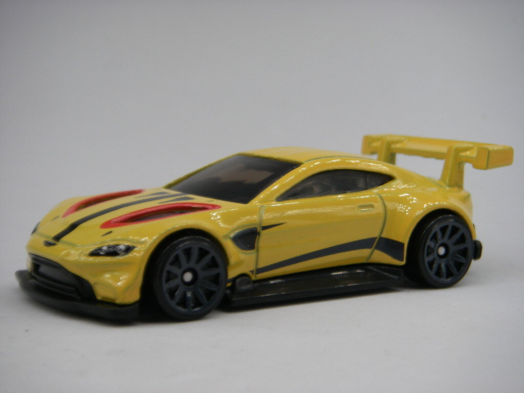 ホットウィール (黄) アストンマーチン ヴァンテージ GTE <ルース> Hot Wheels拍卖
