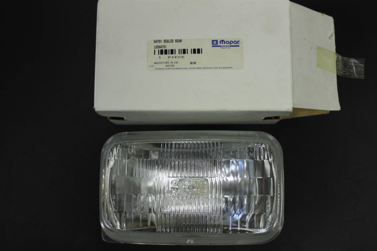 ジープチェロキー ワゴニア WAGONEER ヘッドランプ ハイビーム 新品 クライスラー純正 L00H4701 CHRYSLER JEEP XJ拍卖
