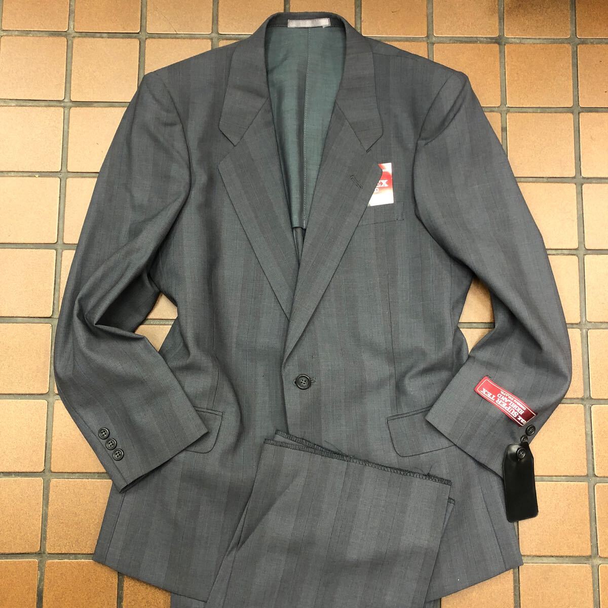 新品☆人気【サイズA4 S★ヴィンテージ】2Bシングルスーツ グレー系 背抜き サイドベンツ ノータック セットアップ ウール CDKSUPERTEX拍卖