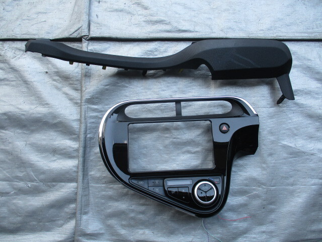 ⑥ 平成29年式 アクア DAA-NHP10 G GRスポーツ 純正 センター ナビ オーディオ エアコンスイッチ パネル 9インチ用拍卖