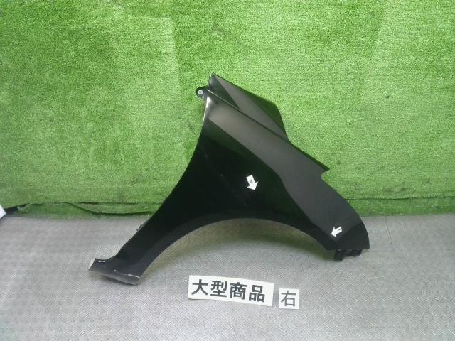 スズキ(SUZUKI)※同梱不可※スイフト ZC72S 右フロントフェンダー 右前フェンダー カラー ZMV 品番 57611-61P10拍卖