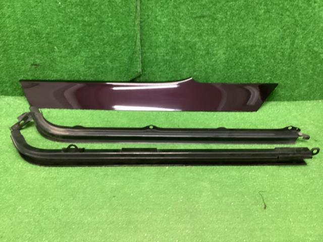 ヴォクシー DBA-ZRR70W その他 外装部品 ZS 7人 3R9 スライドレールカバー左拍卖