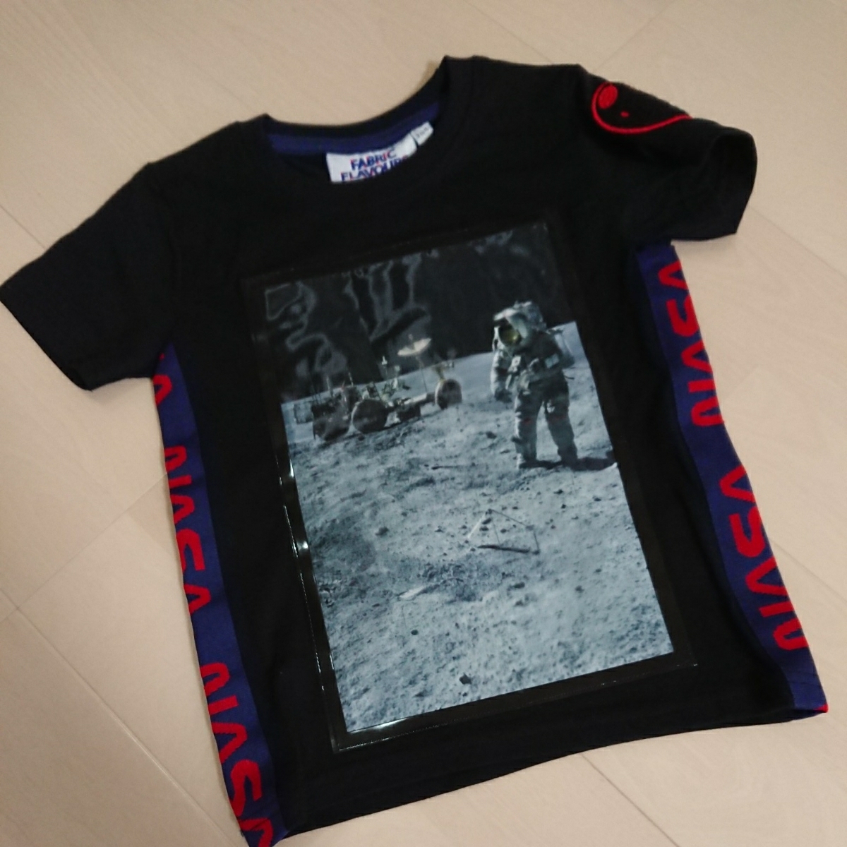【新品】FABRICFLAVOURS◯アポロ半袖Tシャツ♪キッズ半袖★サイズ3-4T▲NASA♪月面着陸?拍卖