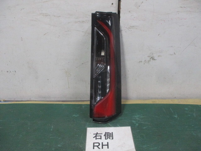 ホンダ ステップワゴン スパーダ DBA-RP3 右テールライト テールランプ W1890 33500-TAA-J11拍卖