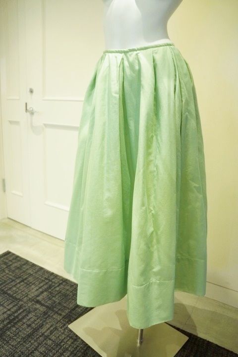美品 定価5.4万 ケイタマルヤマ タックロングスカート ミントグリーン拍卖