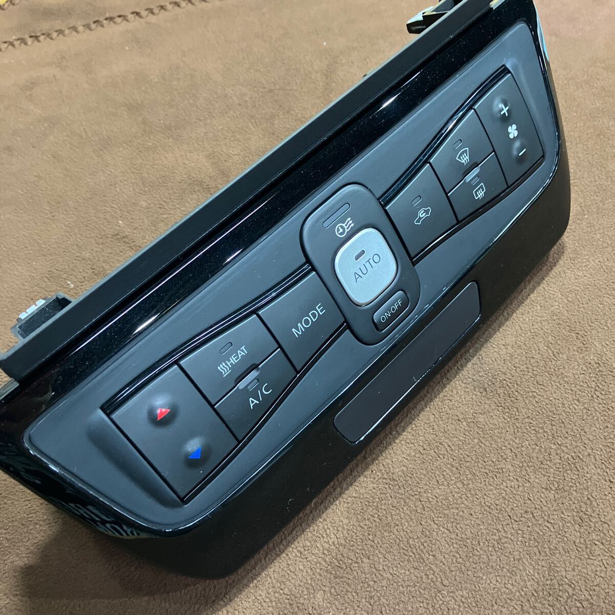 LM72026 日産 リーフ エアコンスイッチパネル ★ 68412 5S0B 68450 5SK0A エアコンパネル拍卖