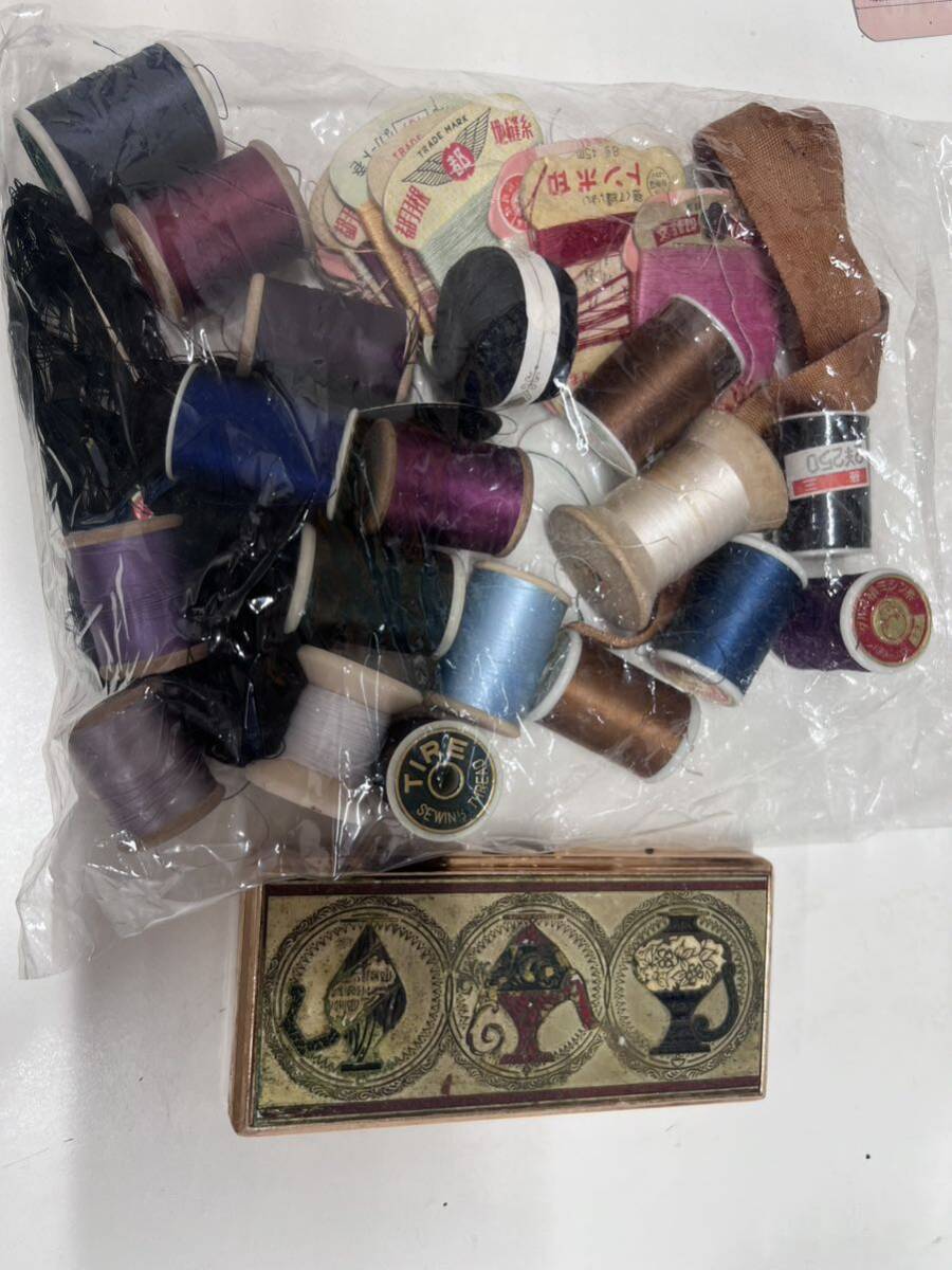 △奥棚5△昭和レトロ小物入れ みしん糸 未使用含む 縫い糸 手芸材料 裁縫 ハンドメイド ミシン糸拍卖