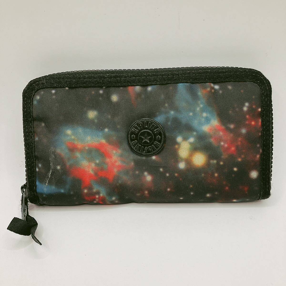 【レトロ】Kipling キプリング 長財布 ブラック 札入れ 小銭入れ有り 財布 ナイロン 宇宙柄 ラウンドファスナー カード 定期 コイン W-3拍卖